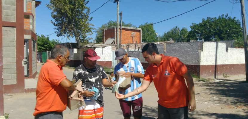 Entrega de los Kits de Saneamiento en el barrio La Fe de Monte Chingolo